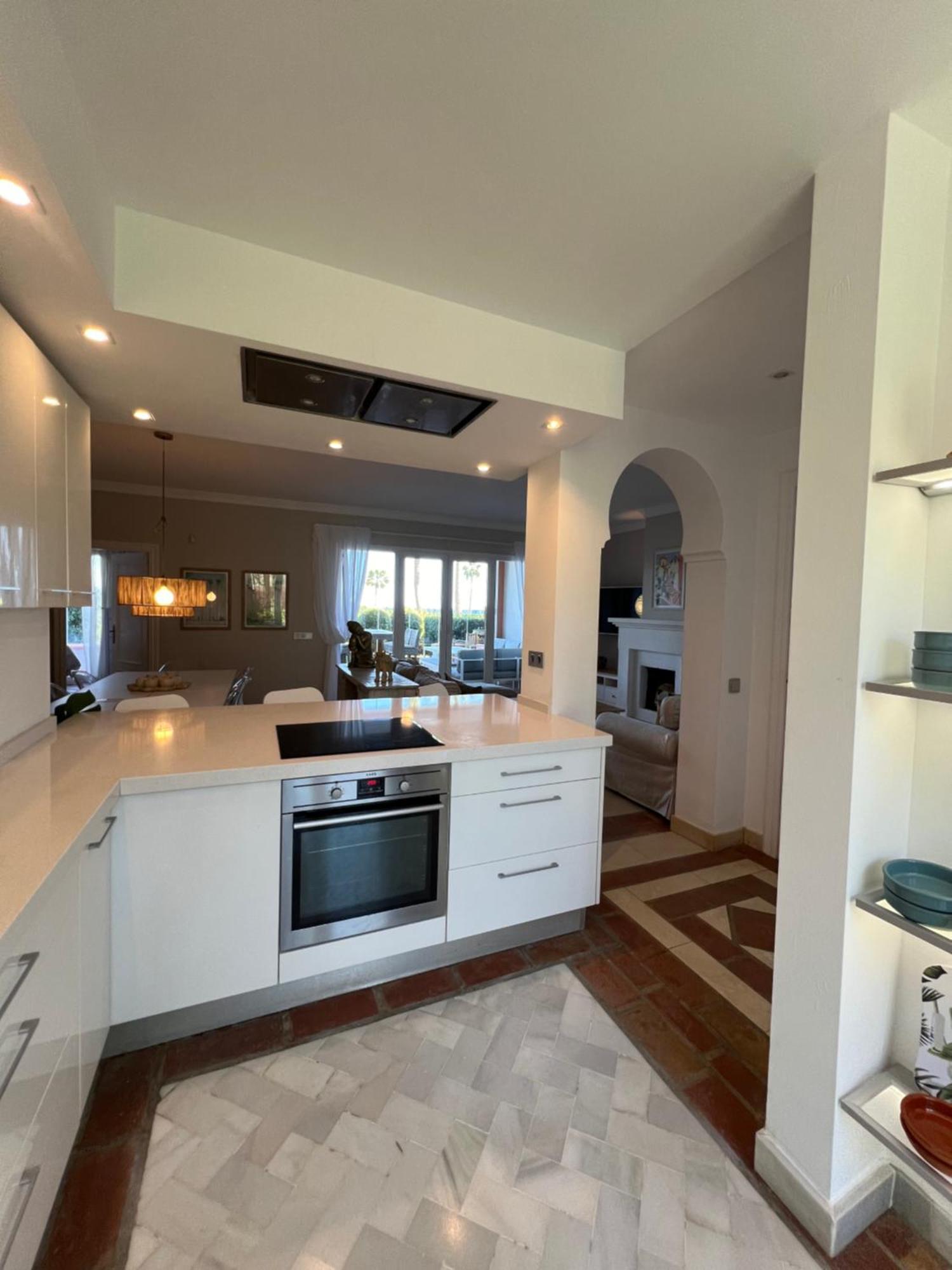 Apartment By The La Perla De La Bahia, Casares Costa *