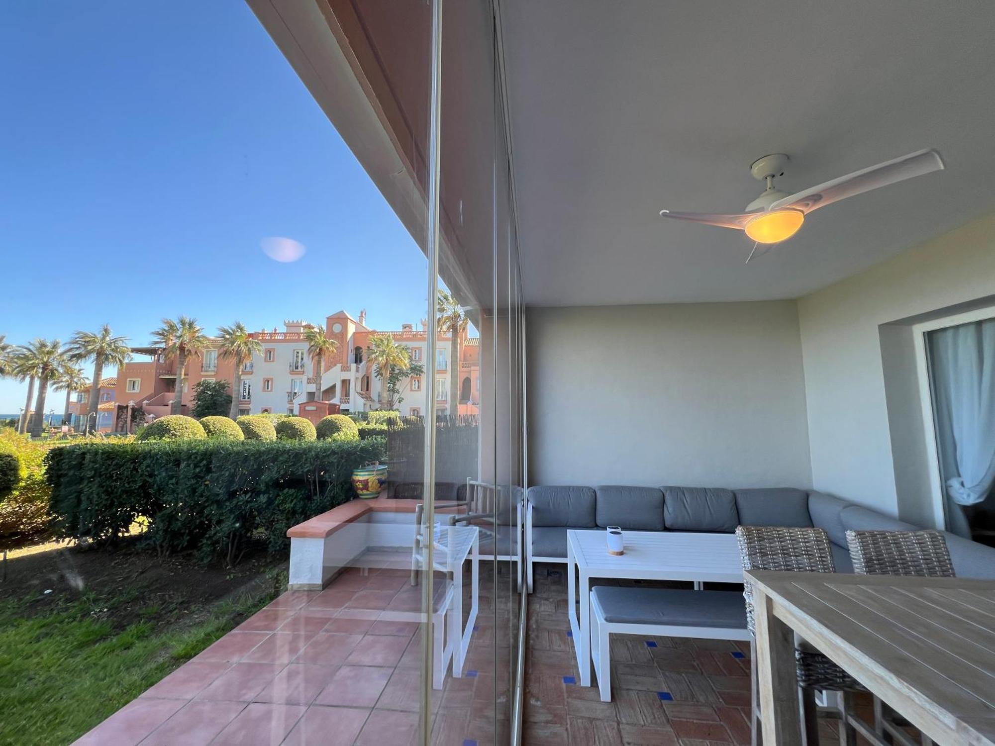 Apartment By The La Perla De La Bahia, Casares Costa *