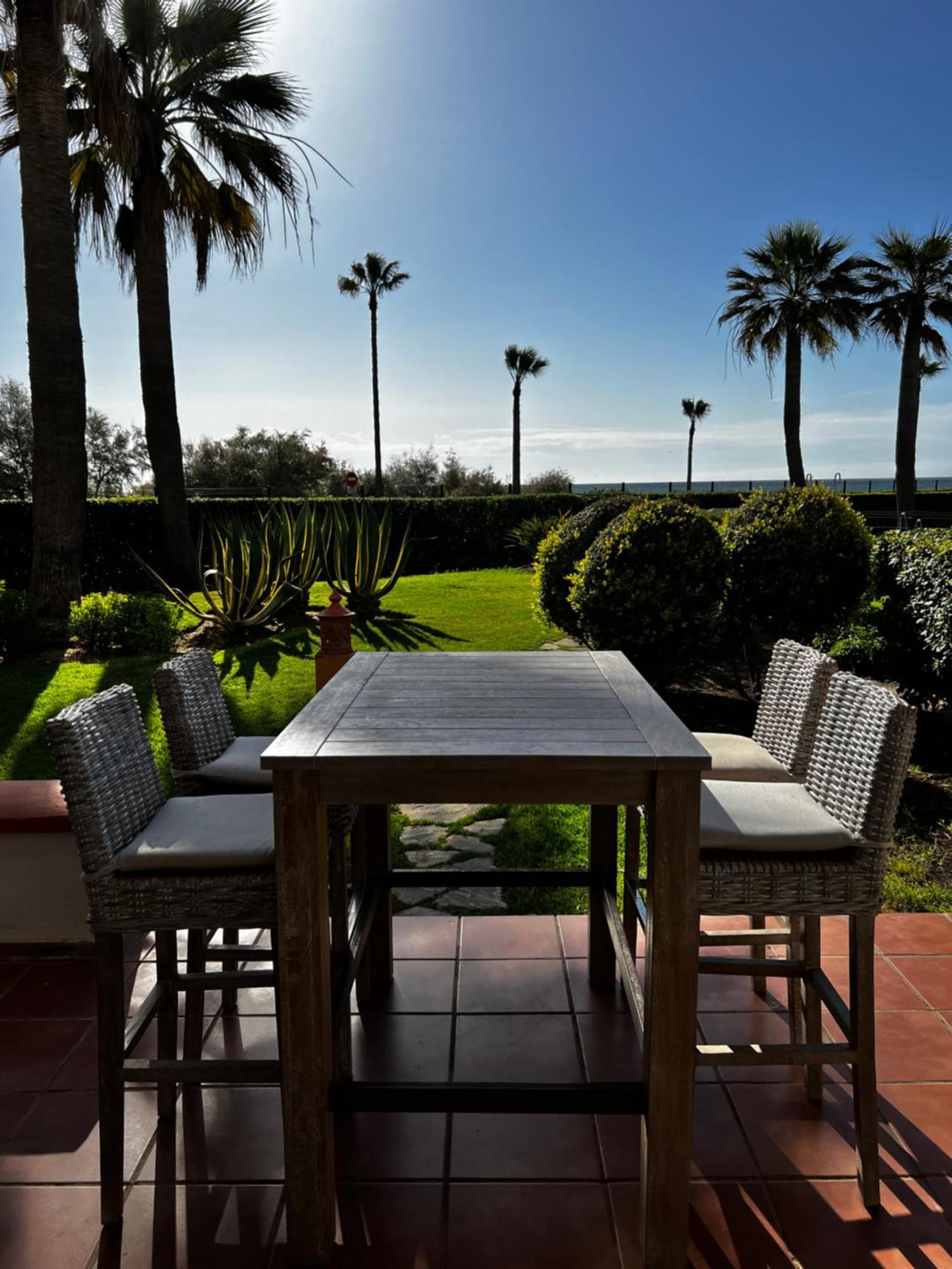 Apartment By The La Perla De La Bahia, Casares Costa *