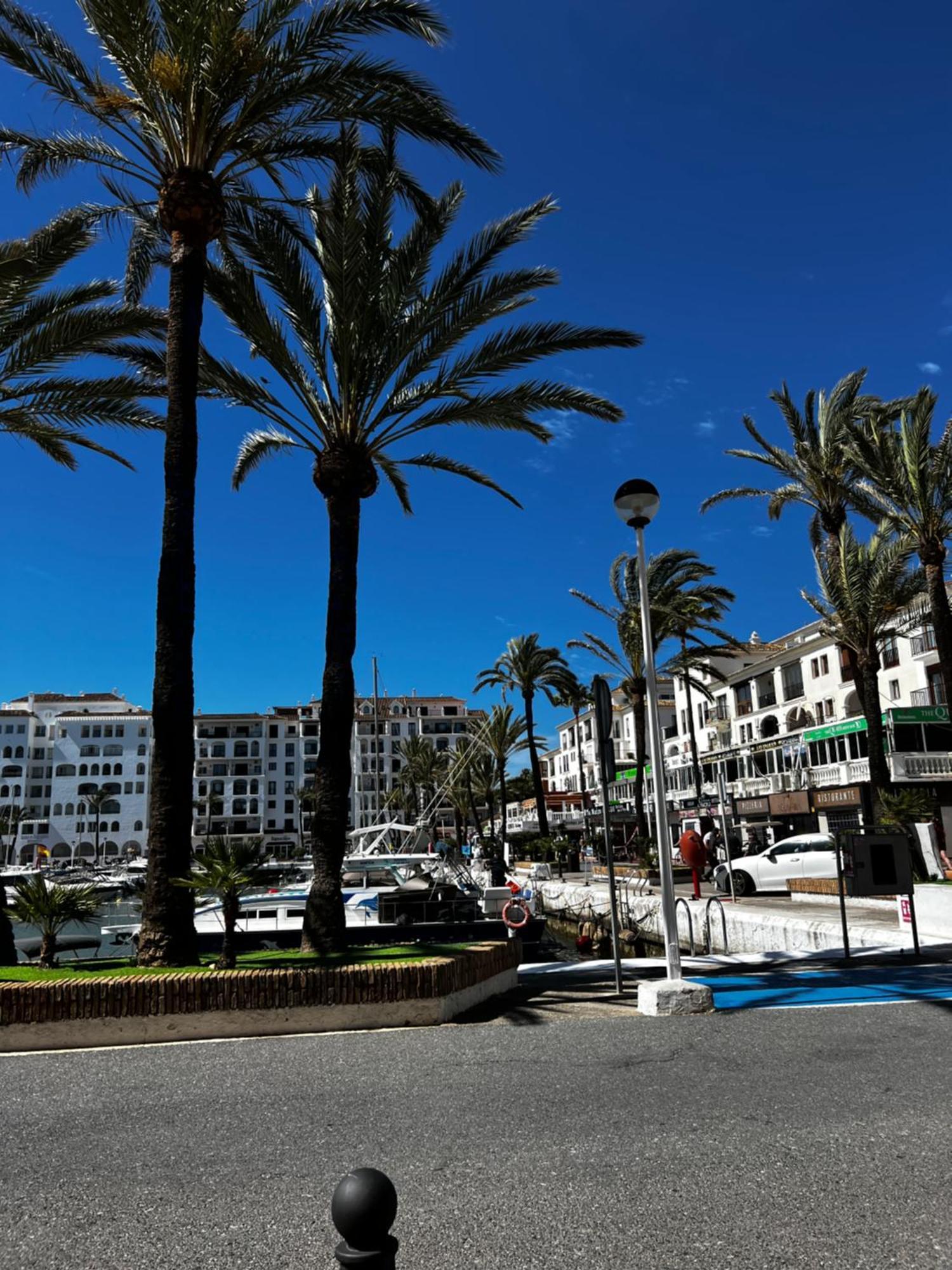 By The La Perla De La Bahia, Casares Costa *